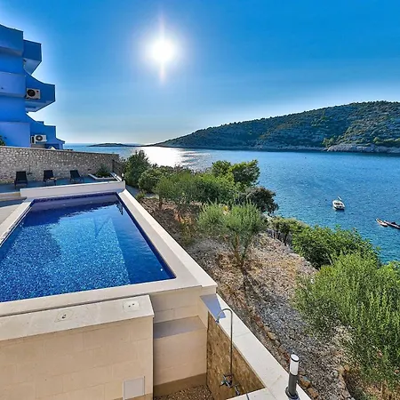 Luxury 2 Etage With Private Heated Pool 公寓 *