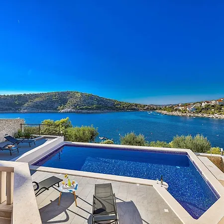 Luxury 2 Etage With Private Heated Pool