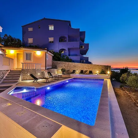 Luxury 2 Etage With Private Heated Pool *