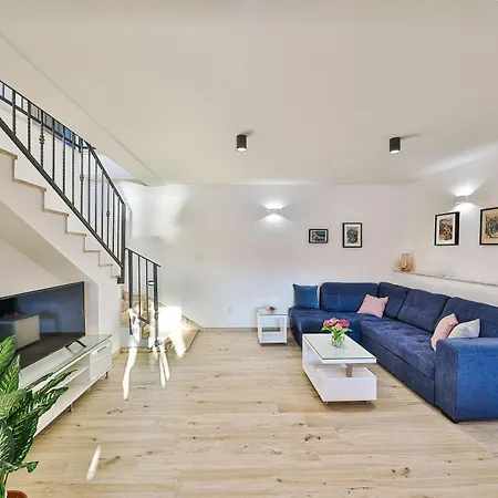 Luxury 2 Etage With Private Heated Pool Apartment