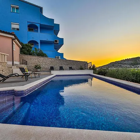 Luxury 2 Etage With Private Heated Pool *