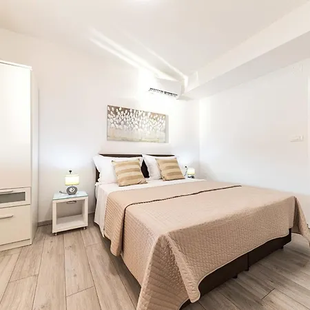 Luxury 2 Etage With Private Heated Pool 公寓