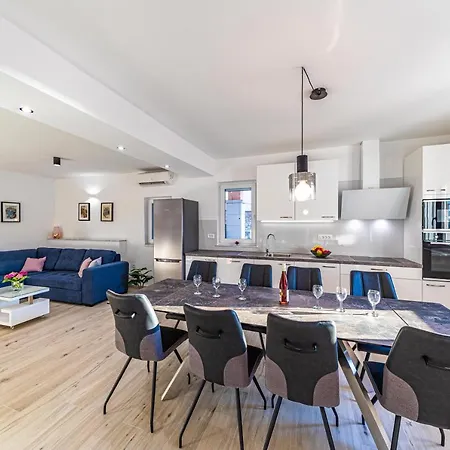 Luxury 2 Etage With Private Heated Pool *