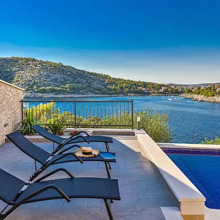 Luxury 2 Etage With Private Heated Pool Apartment