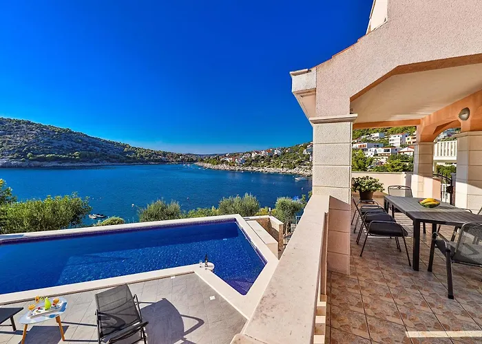 Luxury 2 Etage With Private Heated Pool Rogoznica (Sibenik-Knin)