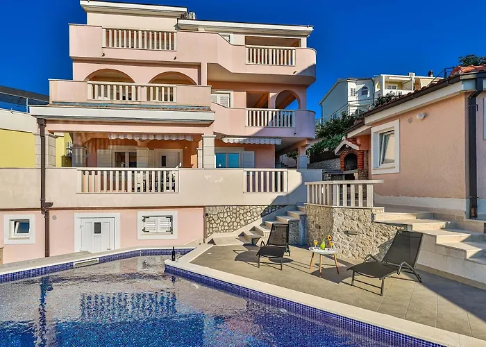 Luxury 2 Etage With Private Heated Pool Appartement *