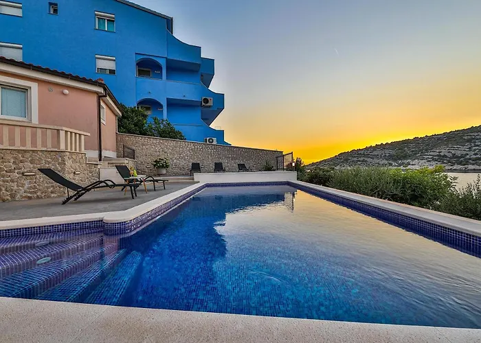 Luxury 2 Etage With Private Heated Pool *