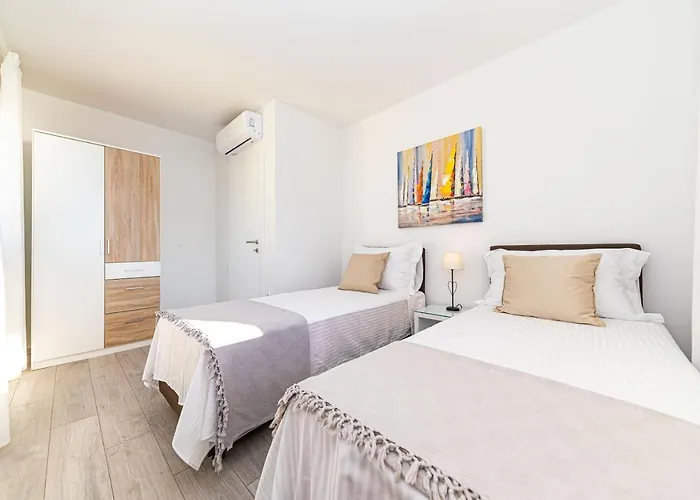 Luxury 2 Etage With Private Heated Pool Appartement